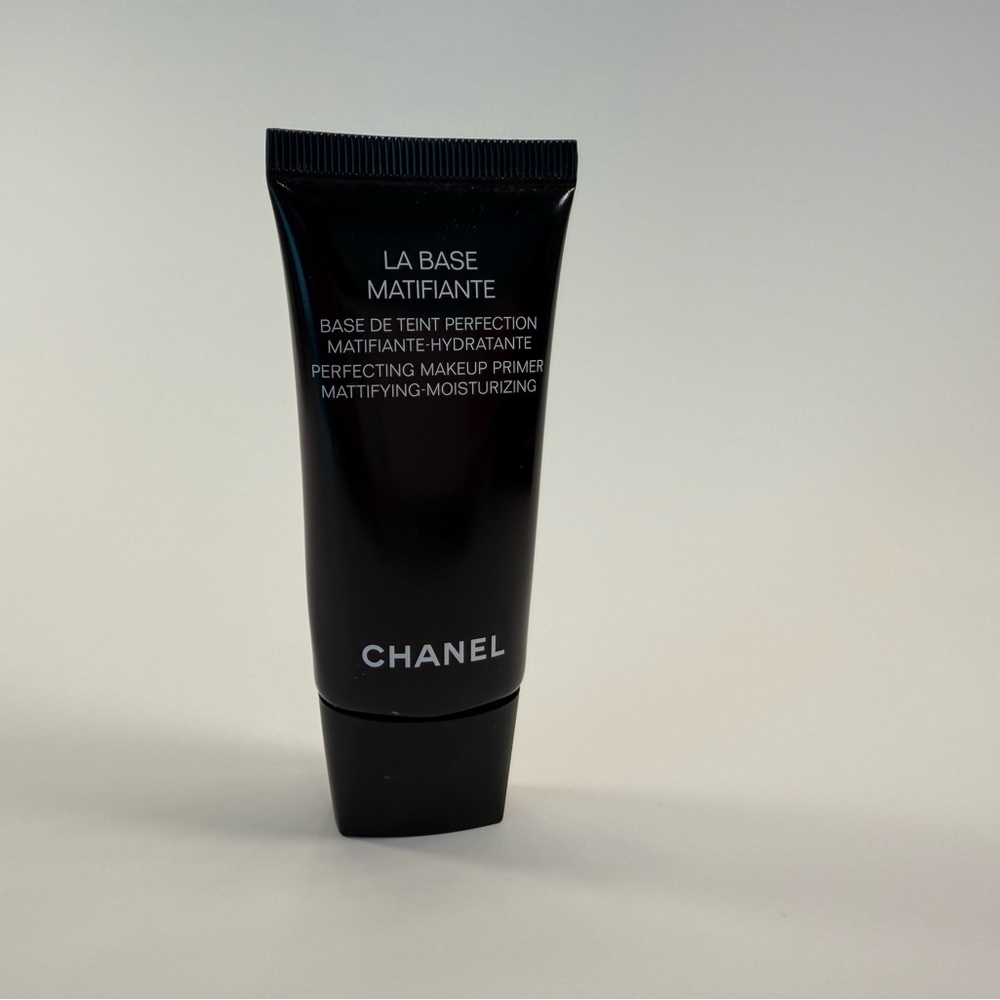 CHANEL La Base Matifiante Mattifying Makeup Primer
